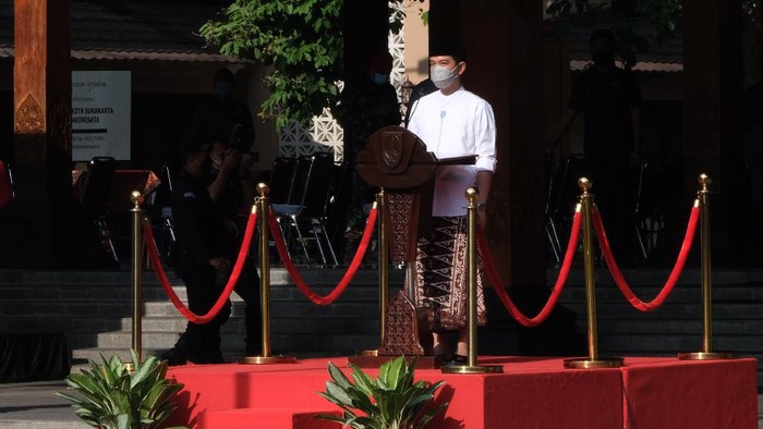 Gibran pimpin upcara Hari Santri di Pemkot Solo, 22/10/2021