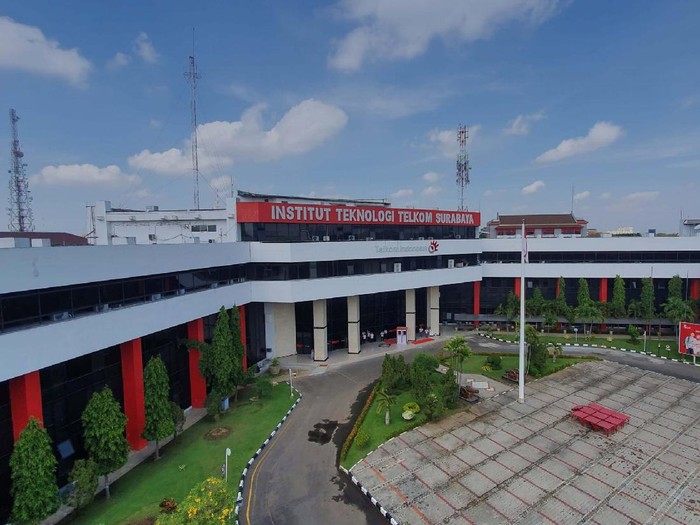 IT Telkom Surabaya.