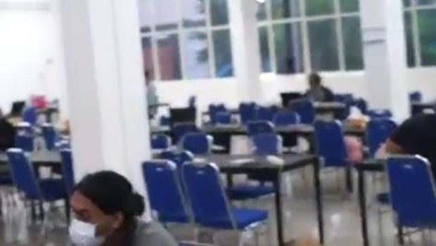 kantor pinjol ilegal di surabaya digerebek