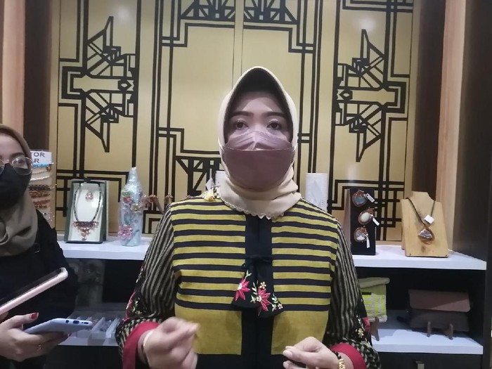 Kepala Kebersihan dan Ruang Terbuka Hijau (DKRTH) Kota Surabaya, Anna Fajriatin