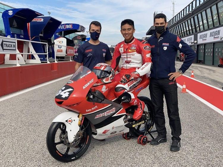 Kenalkan Mario Aji, Pembalap RI yang Ukir Sejarah di Moto3 Mandalika