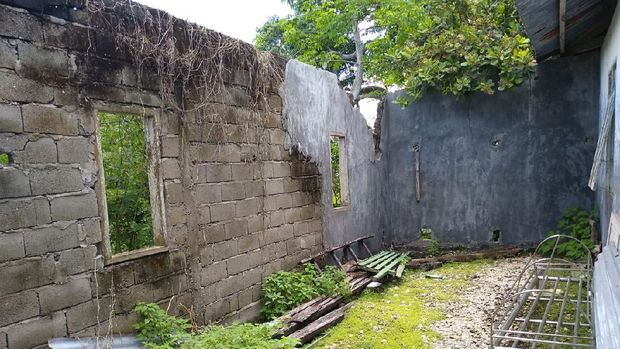 Masjid Miftahul Khaer di Dusun Benteng Pancasila, Desa Bontona Saluk, Kecamatan Bontomatene, Selayar kondisinya meprihatinkan usai 20 tahun tak direnovasi. (dok. Istimewa)