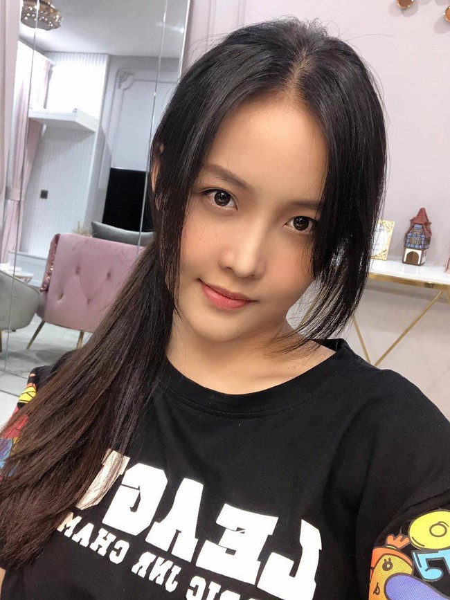 Karena perubahan penampilannya itu, My Nhan jadi banyak diidolakan. Walaupun kecantikannya itu tidak alami karena telah melewati beragam prosedur, namun wajahnya tetap terlihat natural. Foto: Facebook via eva.vn