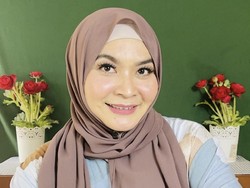 10 Gaya Pelawak Ulfa Dwiyanti Kini Pakai Hijab, Tak Eksis Lagi di Layar Kaca