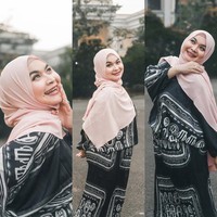 Sudah tidak wara-wiri di layar kaca Tanah Air, kegiatan Ulfa Dwiyanti saat ini adalah menjadi pembicara di berbagai acara. Ulfa juga mempunyai bisnis essential oil oil_ontiulfa.  Foto: Dok. Instagram @dwiyanthi_ulfa.