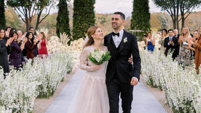Momen Romantis Pernikahan Jennifer Gates Secara Islam