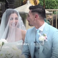 Jedar dan Vincent menikahi pukul 15:00 hari ini. Pernikahan yang disiarkan secara live tersebut berjalan khidmat dan haru. Dalam video, Vincent bahkan terlihat meneteskan air mata.Foto: Instagram @bridestory