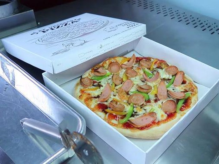 5 Pizza Gerobakan Kaki Lima, Cukup Bawa Uang Rp 12.000 Saja