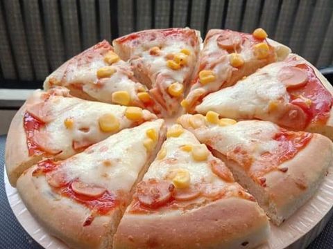 5 Pizza Gerobakan Kaki Lima, Cukup Bawa Uang Rp 12.000 Saja
