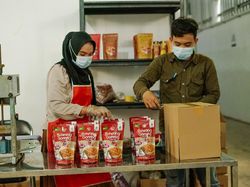 Pria Ini Bikin Bawang Merah Brebes Tembus Arab Saudi, Omzetnya Ratusan Juta!
