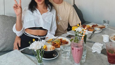 Sah! Intip Lagi Momen Jessica Iskandar dan Vincent Verhaag Saat Makan Steak