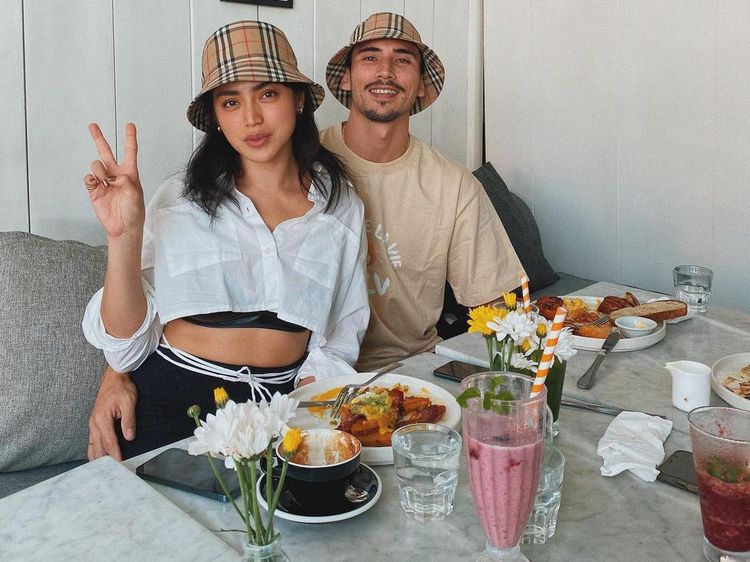 Sah! Intip Lagi Momen Jessica Iskandar dan Vincent Verhaag Saat Makan Steak