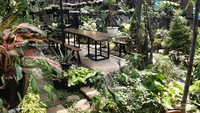 Suasana ruang outdoor cafe