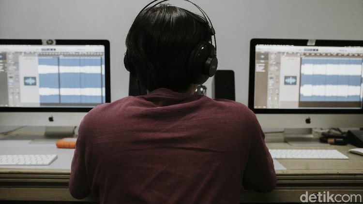 Selamatkan Musik Jadul Lewat Digital Digitalisasi ikut menyelamatkan musik-musik jadul Indonesia. Seperti ini salah satu contohnya.
-. Irama Nusantara adalah nama sebuah yayasan sosial dan situs web pengarsipan musik yang berpusat pada pelestarian, pengarsipan dan pendokumentasian musik popular indonesia dari tahun 1920-an sampai 1990-an.