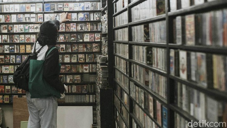 Digitalisasi ikut menyelamatkan musik-musik jadul Indonesia. Seperti ini salah satu contohnya.

 -. Irama Nusantara adalah nama sebuah yayasan sosial dan situs web pengarsipan musik yang berpusat pada pelestarian, pengarsipan dan pendokumentasian musik popular indonesia dari tahun 1920-an sampai 1990-an.