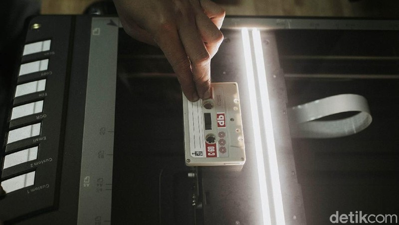 Digitalisasi ikut menyelamatkan musik-musik jadul Indonesia. Seperti ini salah satu contohnya.

 -. Irama Nusantara adalah nama sebuah yayasan sosial dan situs web pengarsipan musik yang berpusat pada pelestarian, pengarsipan dan pendokumentasian musik popular indonesia dari tahun 1920-an sampai 1990-an.