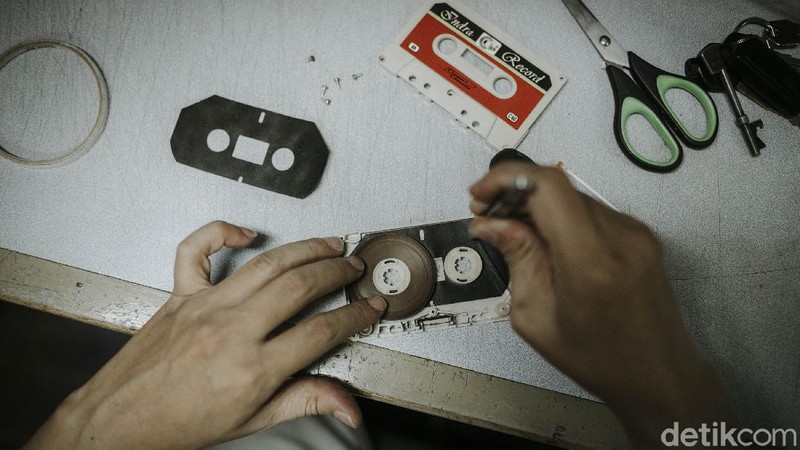 Digitalisasi ikut menyelamatkan musik-musik jadul Indonesia. Seperti ini salah satu contohnya.

 -. Irama Nusantara adalah nama sebuah yayasan sosial dan situs web pengarsipan musik yang berpusat pada pelestarian, pengarsipan dan pendokumentasian musik popular indonesia dari tahun 1920-an sampai 1990-an.