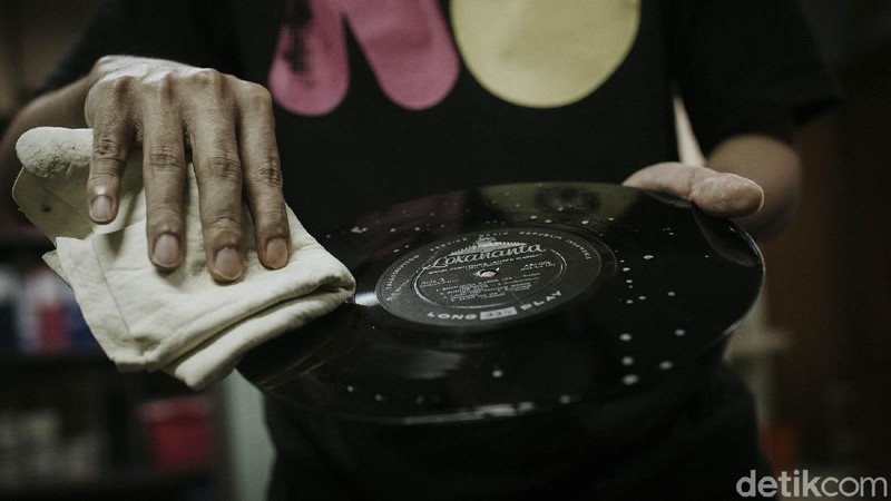 Digitalisasi ikut menyelamatkan musik-musik jadul Indonesia. Seperti ini salah satu contohnya.

 -. Irama Nusantara adalah nama sebuah yayasan sosial dan situs web pengarsipan musik yang berpusat pada pelestarian, pengarsipan dan pendokumentasian musik popular indonesia dari tahun 1920-an sampai 1990-an.