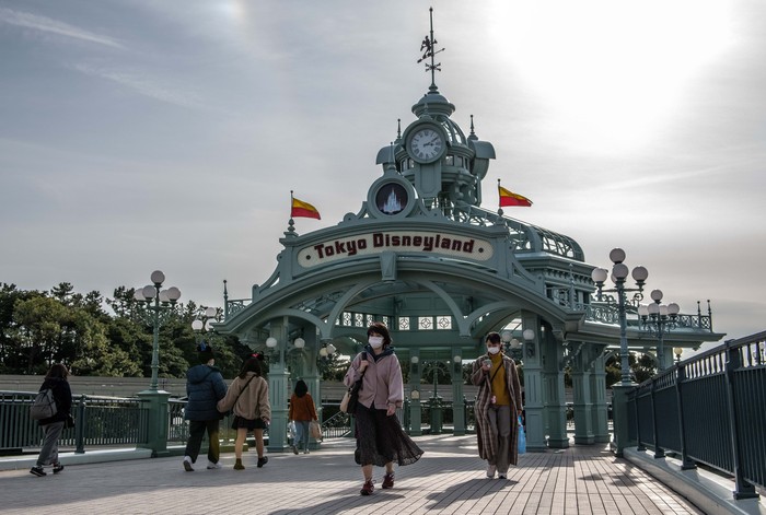 World Travel Award mengumumkan Disney Tokyo, Jepang sebagai Taman Hiburan Resor Terbaik 2021. Menyingkirkan Taman Impian Jaya Ancol dan lima nomine lainnya.