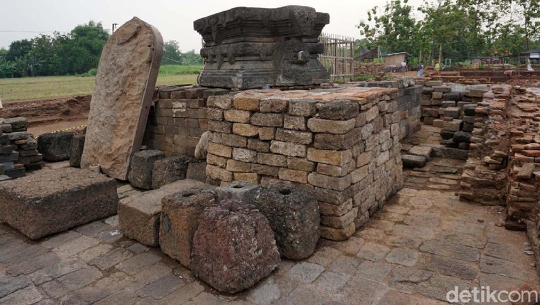 Tempat Pemujaan Ditemukan di Candi Tribhuwana Tunggadewi Ekskavasi tahap 4 Candi Tribhuwana Tunggadewi di Mojokerto menemukan pagar kuno berukuran 20x15 meter persegi. Diduga tempat ini adalah pendapa sebagai tempat pemujaan.