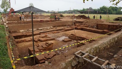 Tempat Pemujaan Ditemukan di Candi Tribhuwana Tunggadewi