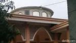 Betulan Terjadi, Angin Kencang Mampu Terbangkan Kubah Masjid