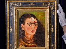 Pre-sale Pameran Frida Kahlo di London Laku 41 Ribu, Kalahkan David Hockney