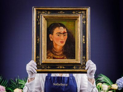Wow! Potret Diri Seniman Nyentrik Frida Kahlo Dijual Rp 425 M