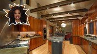 Terakhir, ada dapur milik Oprah Winfrey yang serba kayu dan memunculkan kesan hangat. Dapur Oprah di mansion kawasan Colorado ini juga memiliki kabinet khusus roti. 
