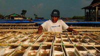 Warga setempat meyakini pembuatan garam yang turun temurun itu sudah ada sejak ratusan tahun silam.