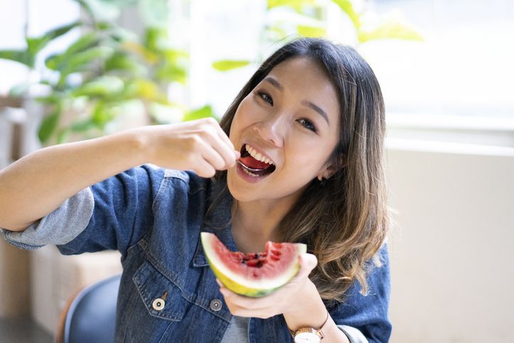 Apa Benar Buah Sebaiknya Dimakan Saat Perut Kosong?