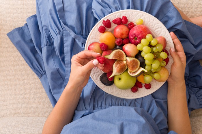 Apa Benar Buah Sebaiknya Dimakan Saat Perut Kosong?