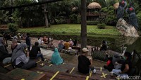 Peraturan ini tercantum dalam Instruksi Mendagri (Inmendagri) Nomor 53 Tahun 2021 serta dalam Keputusan Gubernur Daerah Khusus Ibukota Jakarta  Nomor 1245 Tahun 2021 tentang Pemberlakuan Pembatasan Kegiatan Masyarakat Level 2 Corona Virus Disease 2019.