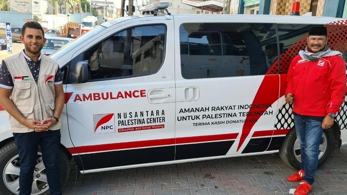 Bantuan ambulance untuk Palestina.
