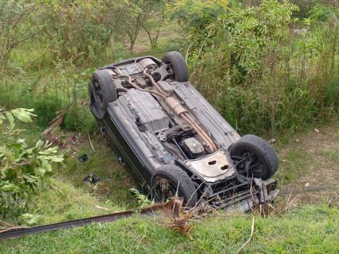 Mobil BMW X5 jatuh ke jurang di Jalan Desa Wagir Lor, Kecamatan Ngebel, Ponorogo. Diduga, pengendara tak menguasai medan