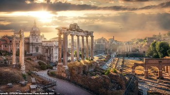 Jatenipat Ketpradit, dari Thailand, berada di balik jepretan menakjubkan ini - The Glory of Rome. Itu terpilih dalam kategori Lingkungan Buatan Terbuka Foto: Epson International Pano Awards 2021