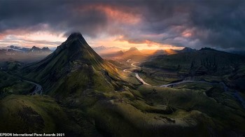 Ingin berwisata ke wilayah Dataran Tinggi Islandia? Gambar Kai Hornung dari Jerman yang terpilih dalam kategori Lanskap Alam Terbuka Foto: Epson International Pano Awards 2021