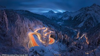 Maloja Pass yang menakjubkan di Swiss, ditangkap oleh fotografer Italia Roberto Moiola. Jepretannya terpilih dalam kategori Open Nature-LandscapeFoto: Epson International Pano Awards 2021