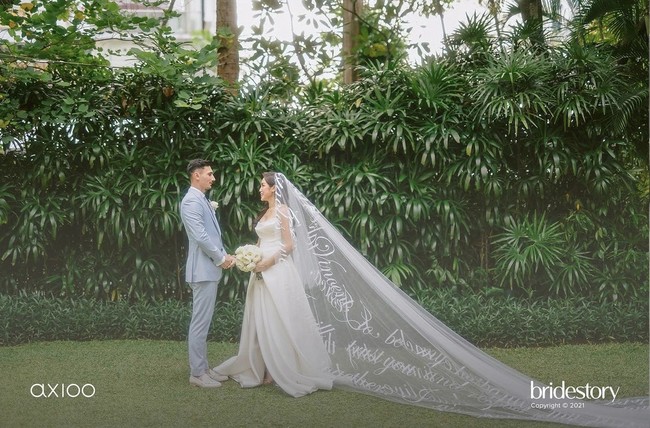 Jedar pun menuliskan janji pernikahannya dalam salah satu unggahan Instagram. “I, Jessica, take you Vincent, to be my husband, my partner in life and my one true love. I will love you more each day than I did the day before. I will trust you and respect you, laugh with you and cry with you, loving you faithfully through good times and bad, regardless of the obstacles we may face together. I give you my hand, my heart, and my love, from this day forward for as long as we both shall live.” Foto: dok. Instagram thebridestory