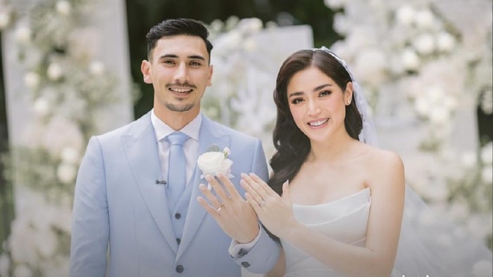 Gaun Pernikahan Jessica Iskandar