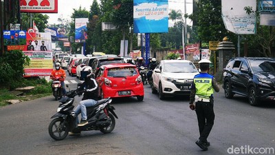 Gokil! Lembang Dijejali Wisatawan yang Haus Liburan