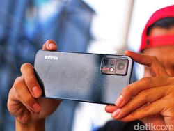 Unboxing Infinix Zero X Pro: HP Kemampuan Zoom 60x Harga Rp 4 Jutaan