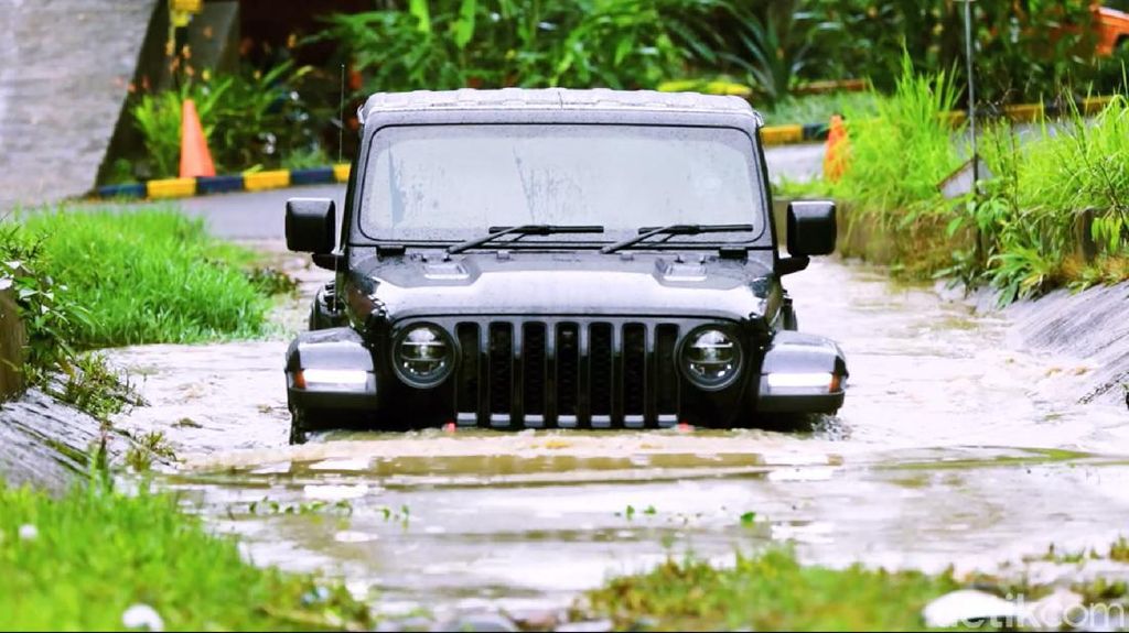 Jeep Bangkrut di China, Segini Penjualannya di Indonesia