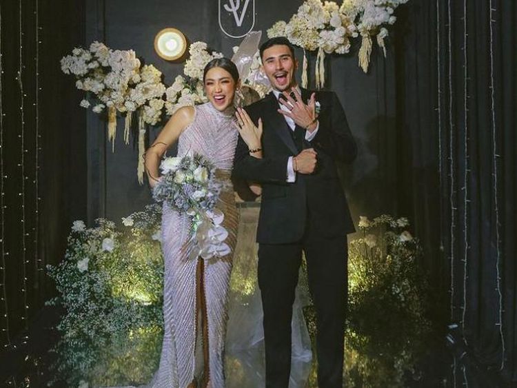 Momen Makan Malam Romantis Pernikahan Jessica Iskandar dan Vincent Verhaag