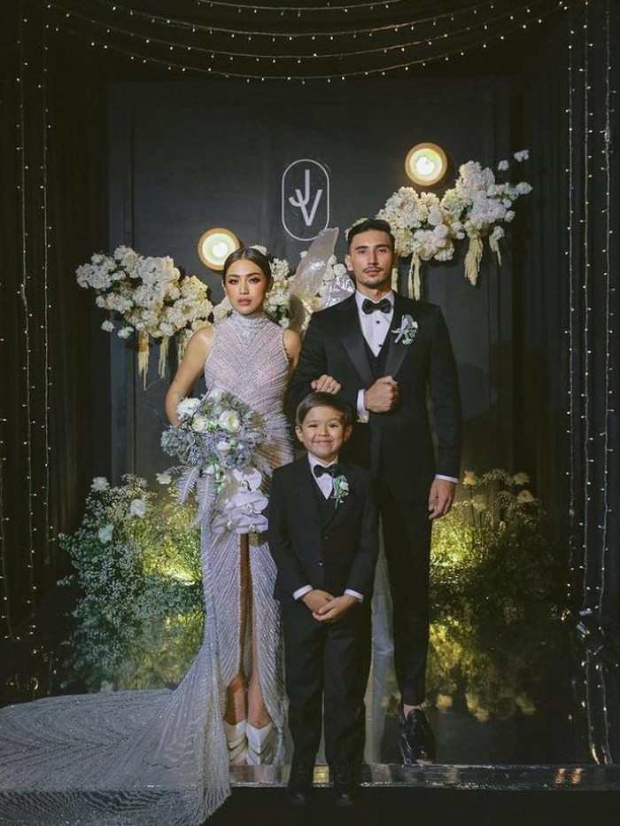 Jessica Iskandar Momen makan malam pernikahan Jessica Iskandar dan Vincent Verhaag