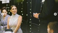Vincent Verhaag berhasil meyakinkan Jessica Iskandar untuk menikah dengannya. Vincent Verhaag sudah sejak 4 tahun lalu tertarik dengan Jessica Iskandar. Foto: dok. Instagram Bridestory