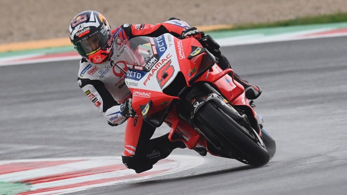 MISANO ADRIATICO, ITALY - OCTOBER 22: Johann Zarco of France and Pramac Racing rounds the bend  during the MotoGP of Emilia Romagna - Free Practice at Misano World Circuit on October 22, 2021 in Misano Adriatico, Italy. (Photo by Mirco Lazzari gp/Getty Images)