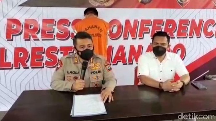 Kapolresta Manado Kombes Elvianus Laoli saat merilis kasus perampokan di money changer.