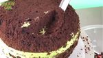 Ngeri! Baker Ini Bikin Kue Bentuk Ular Piton Albino yang Mirip Aslinya