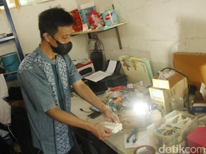 Lampu Limar, Cara Pesantren Bandung Berbagi Terang ke Pelosok Negeri
